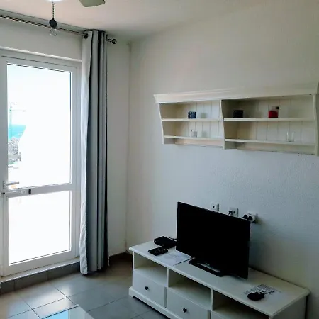 El Mirador Apartment *